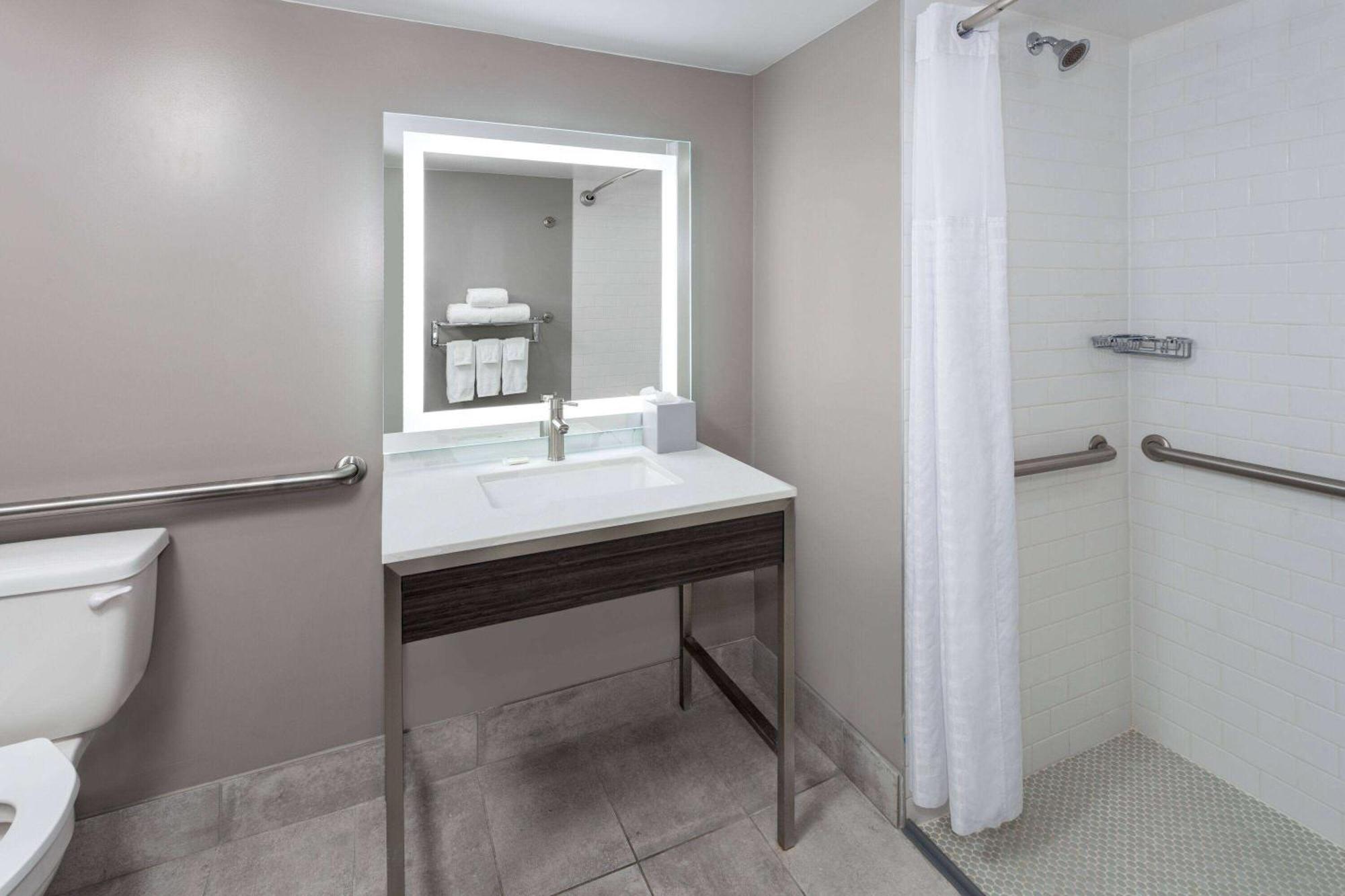 Super 8 By Wyndham Baltimore Northwest Exterior foto